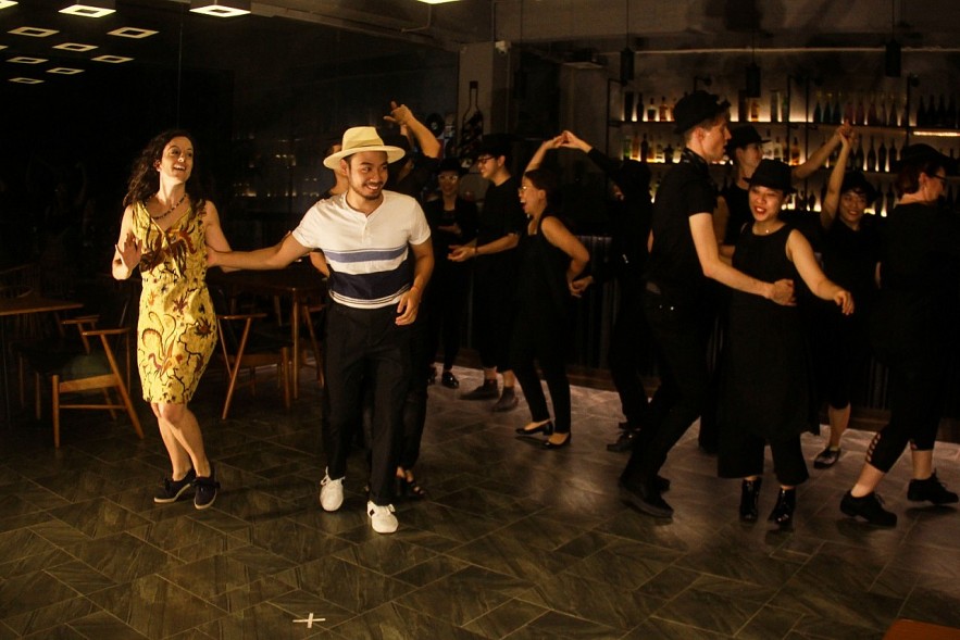 Gentlemen and Ladies of the Dance: How the Artform Bridges Vietnam to the Rest of the World Gentlemen and Ladies of the Dance: How the Artform Bridges Vietnam to the Rest of the World