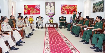 Tỉnh Kandal (Campuchia) và tỉnh Savannakhet (Lào) thăm, chúc tết cổ tuyền Việt Nam