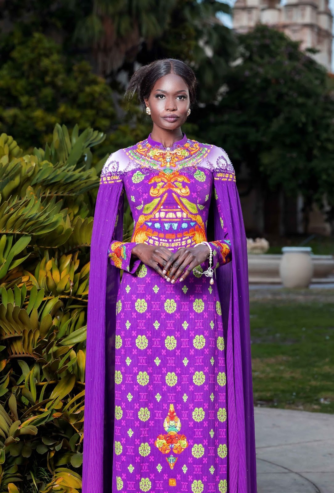 Vietnamese Designer Debuts Ao Dai Collection in US Vietnamese Designer Debuts Ao Dai Collection in US