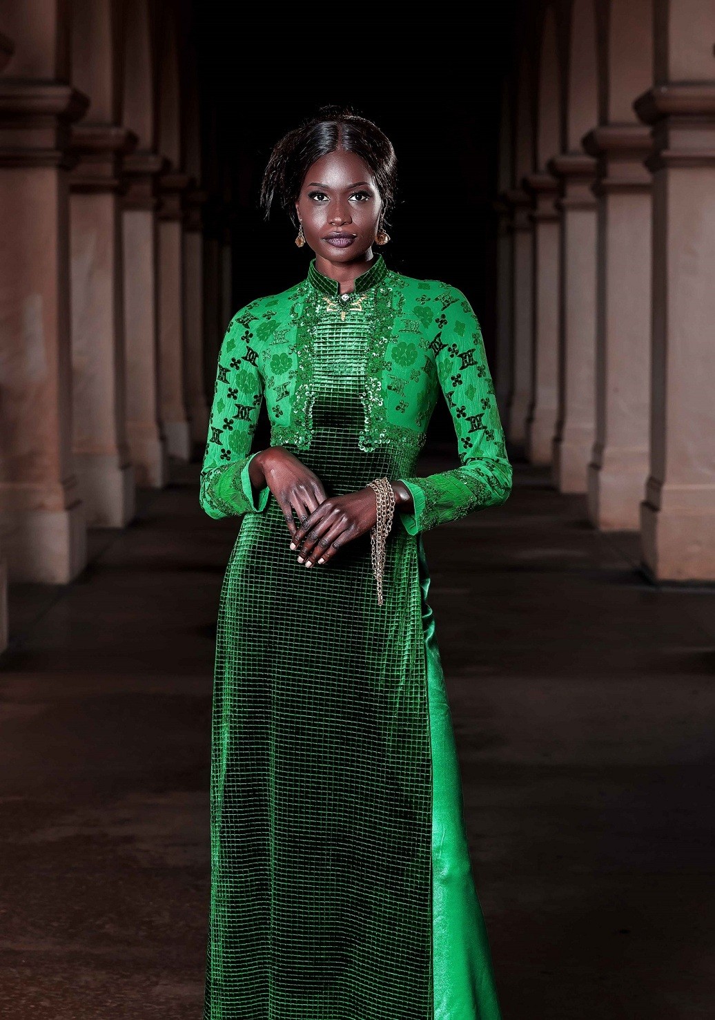 Vietnamese Designer Debuts Ao Dai Collection in US Vietnamese Designer Debuts Ao Dai Collection in US
