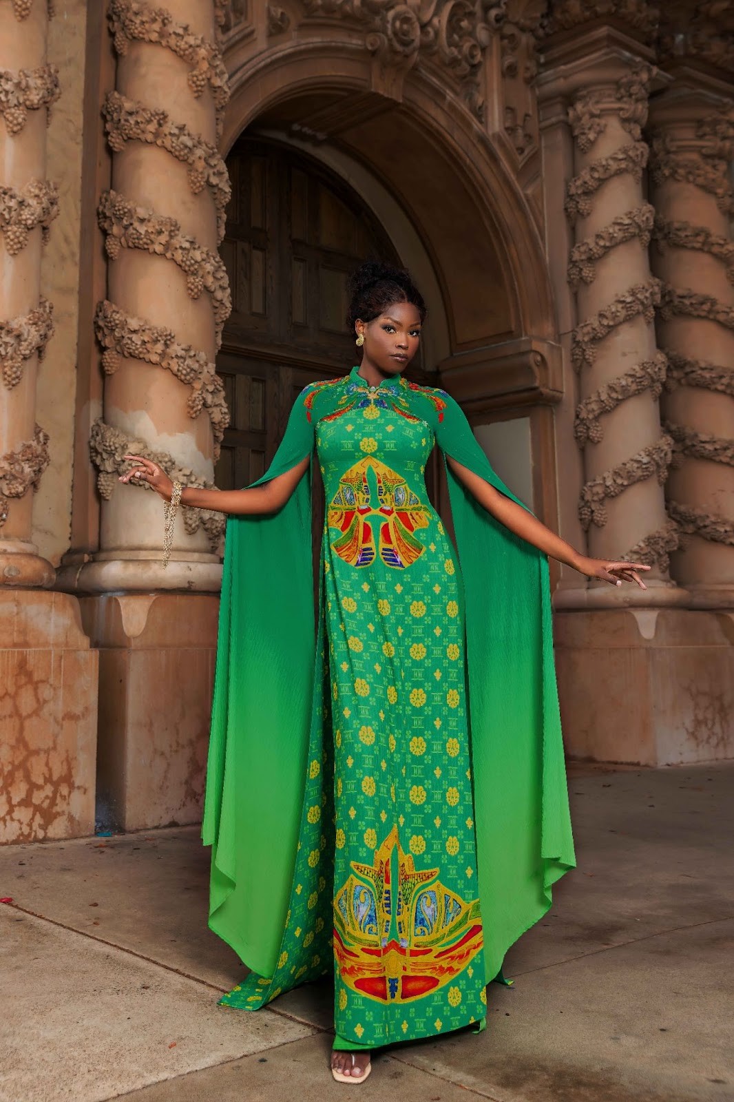 Vietnamese Designer Debuts Ao Dai Collection in US Vietnamese Designer Debuts Ao Dai Collection in US