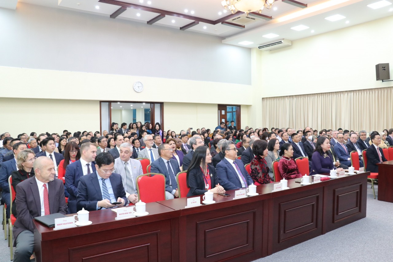 Ngoại giao nhân dân tạo môi trường quốc tế thuận lợi cho đất nước phát triển Ngoại giao nhân dân tạo môi trường quốc tế thuận lợi cho đất nước phát triển