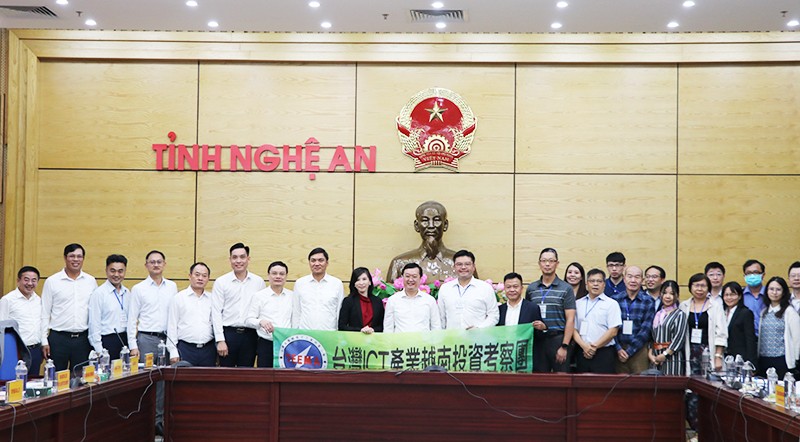 Nghệ An đổi mới hoạt động đối ngoại một cách mạnh mẽ, tích cực, đồng bộ và hiệu quả Nghệ An đổi mới hoạt động đối ngoại một cách mạnh mẽ, tích cực, đồng bộ và hiệu quả