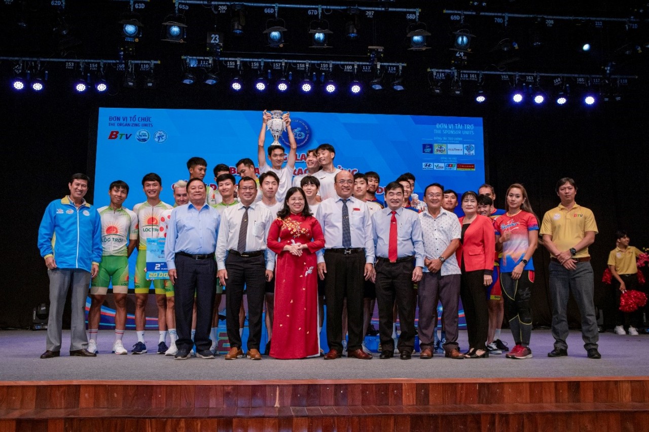 Kết thúc mùa giải xe đạp quốc tế truyền hình Bình Dương năm 2023 - Cup Number 1 và hành trình 7 chặng đua đầy cảm xúc Kết thúc mùa giải xe đạp quốc tế truyền hình Bình Dương năm 2023 - Cup Number 1 và hành trình 7 chặng đua đầy cảm xúc