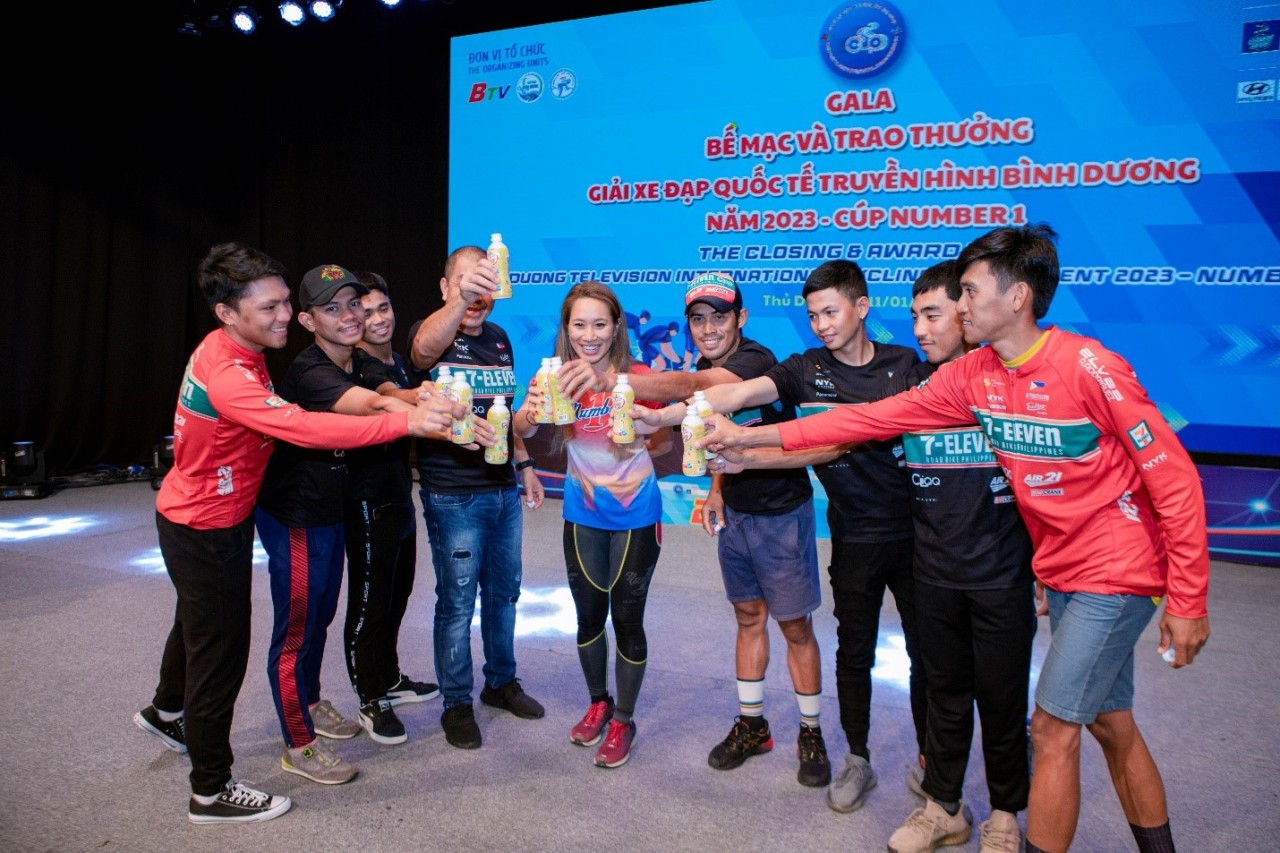 Đại diện Nhãn hàng Number 1 – Vũ Phương Thanh từng là nữ Việt Nam vô địch đầu tiên giải siêu cực ly 3 môn siêu Ultra Triathlon World Championship. Đại diện Nhãn hàng Number 1 – Vũ Phương Thanh từng là nữ Việt Nam vô địch đầu tiên giải siêu cực ly 3 môn siêu Ultra Triathlon World Championship.