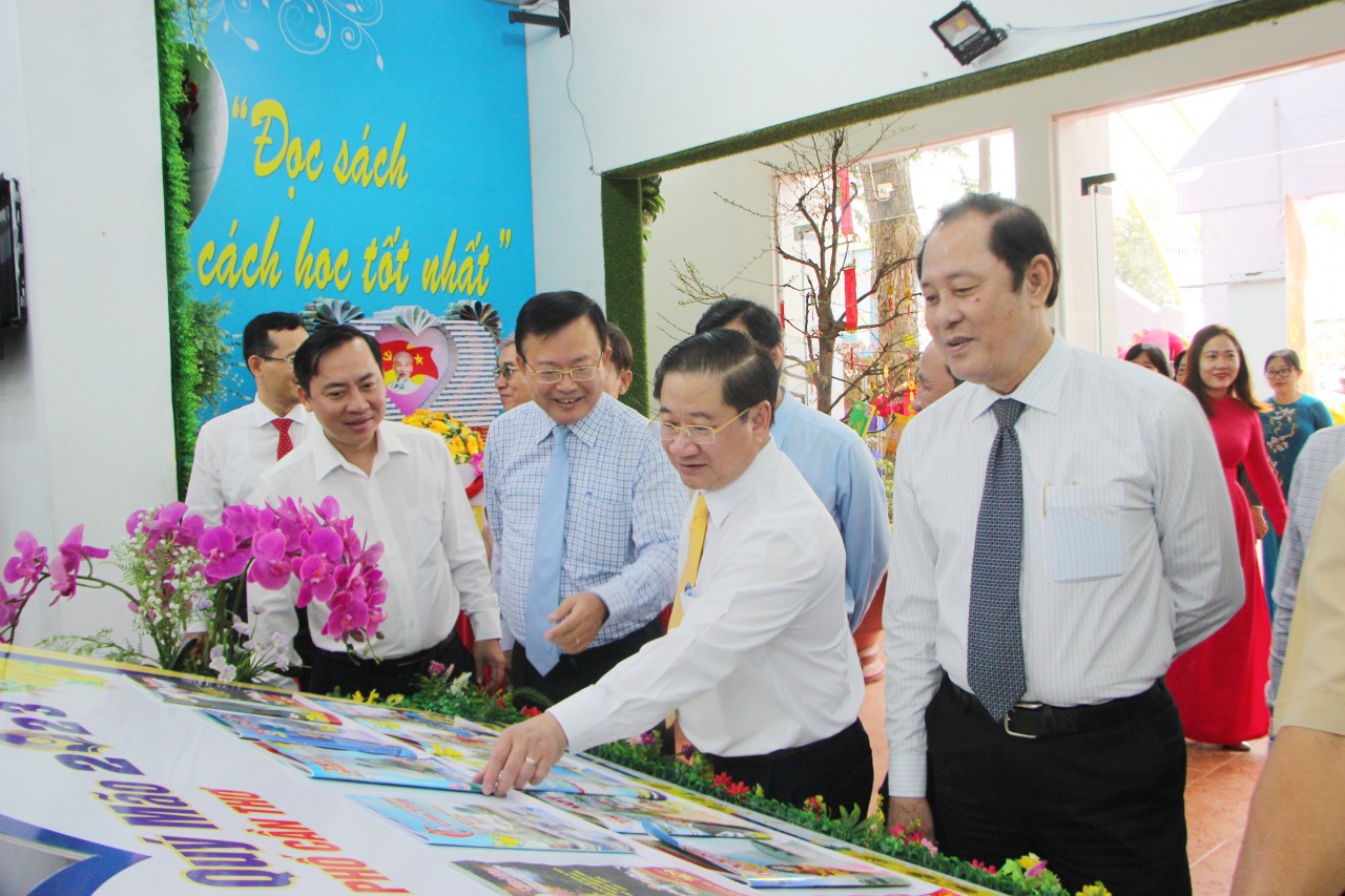 Gần 400 loại báo, tạp chí, ấn phẩm góp mặt tại Hội báo Xuân Quý Mão 2023 tại Cần Thơ Gần 400 loại báo, tạp chí, ấn phẩm góp mặt tại Hội báo Xuân Quý Mão 2023 tại Cần Thơ