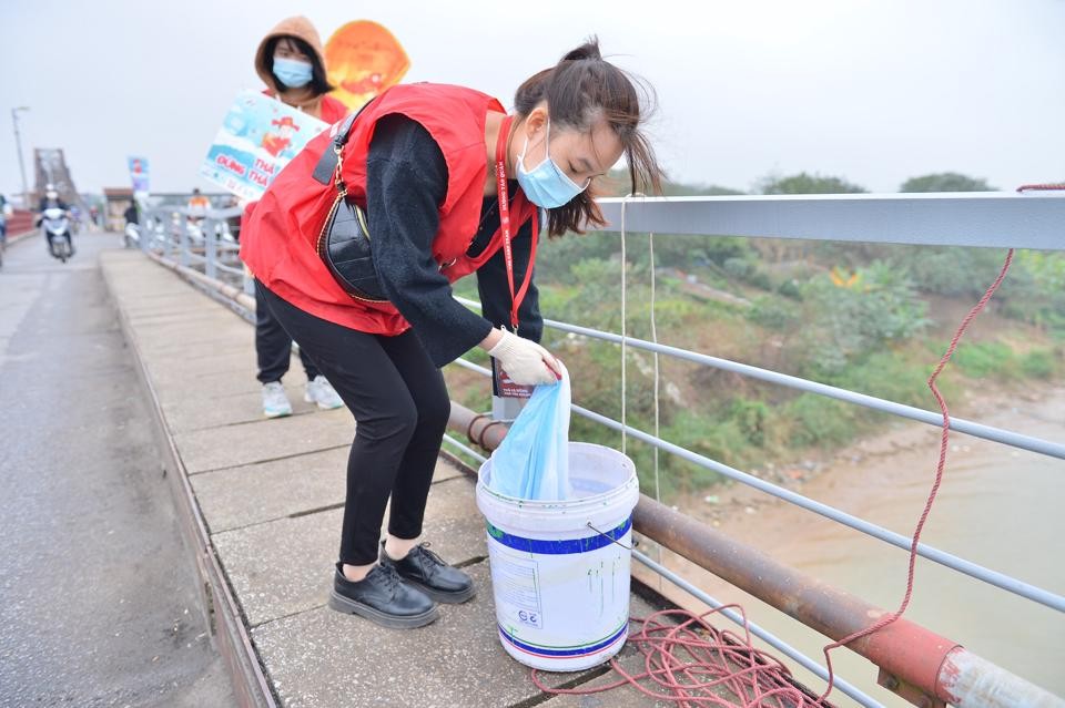 Hà Nội: Nhiều biện pháp hỗ trợ thả cá trong ngày tiễn Táo công Hà Nội: Nhiều biện pháp hỗ trợ thả cá trong ngày tiễn Táo công