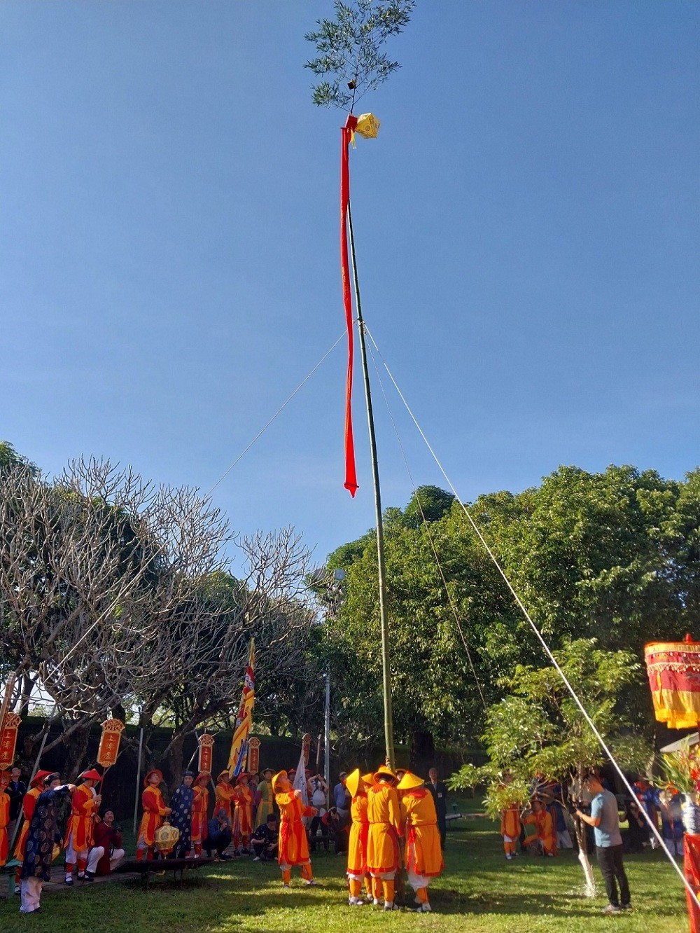 Hue City Reenacts Neu Pole Erecting Ceremony at Imperial Citadel Hue City Reenacts Neu Pole Erecting Ceremony at Imperial Citadel