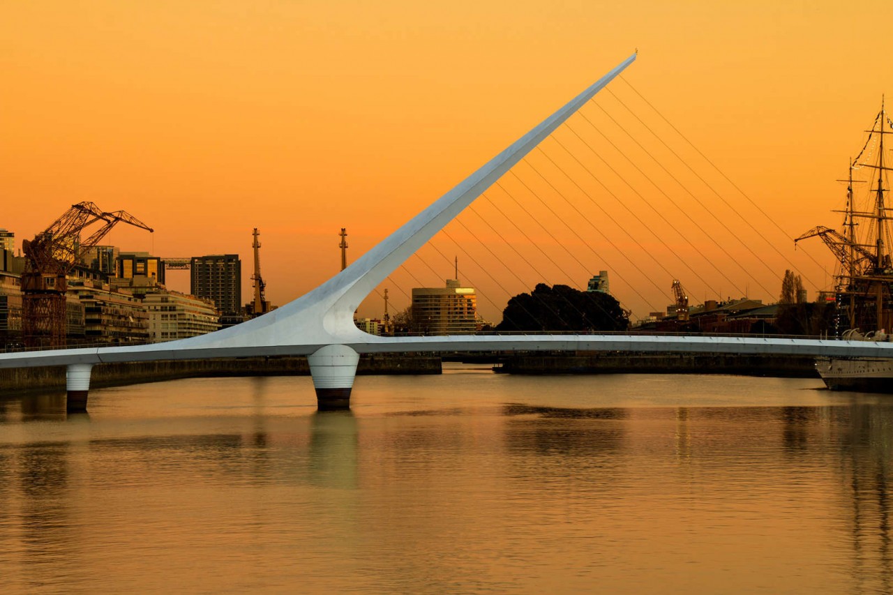 Cầu Puente de la Mujer (Ảnh: Getty Images/fotoquique). Cầu Puente de la Mujer (Ảnh: Getty Images/fotoquique).
