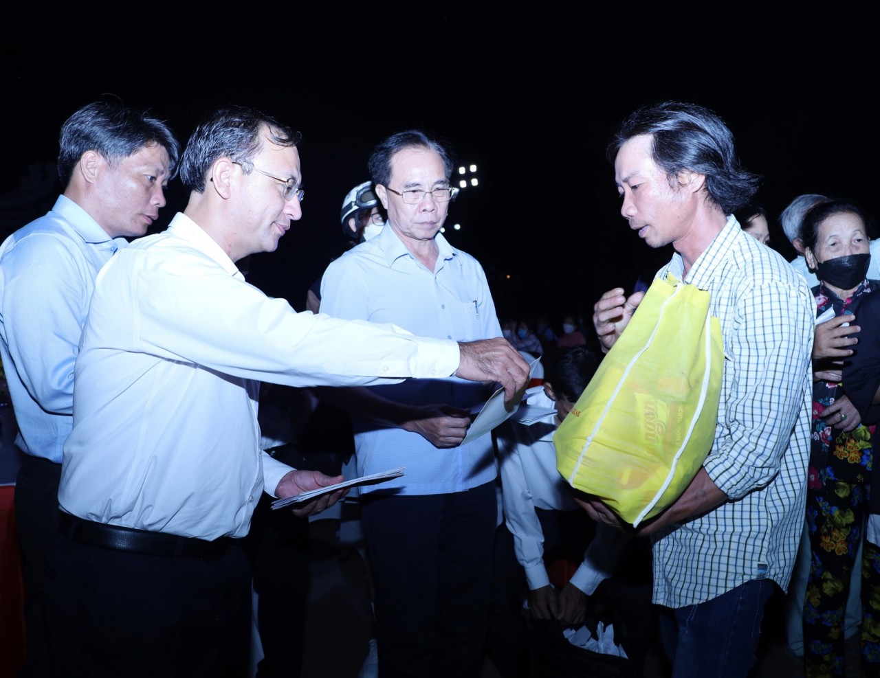 Ấm áp Chương trình “Xuân yêu thương” mang tết đến với người nghèo tại Cần Thơ Ấm áp Chương trình “Xuân yêu thương” mang tết đến với người nghèo tại Cần Thơ