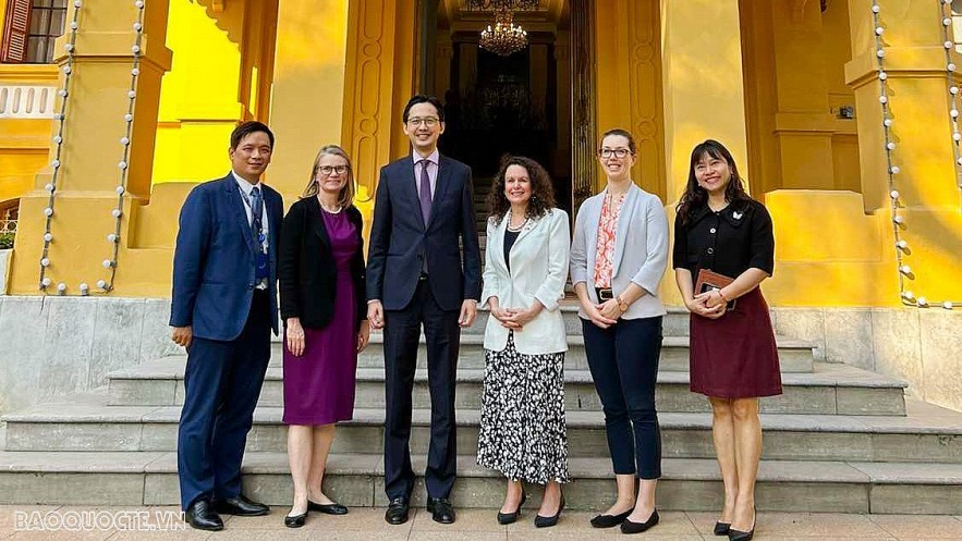 Deputy Minister of Foreign Affairs Do Hung Viet and US Permanent Representative to the UN Human Rights Council (UNHRC) Ambassador Michèle Taylor pose for a photo on January 13, 2023. Photo: WVR Deputy Minister of Foreign Affairs Do Hung Viet and US Permanent Representative to the UN Human Rights Council (UNHRC) Ambassador Michèle Taylor pose for a photo on January 13, 2023. Photo: WVR