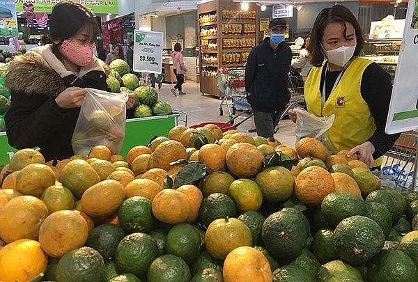 Shoppers at Big C Thang Long supermarket. Source: qdnd.vn Shoppers at Big C Thang Long supermarket. Source: qdnd.vn