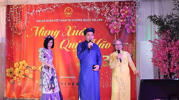 Xuân Quê hương ấm lòng người Việt ở xứ sở cối xay gió và hoa tuylip | Người Việt bốn phương | Vietnam+ (VietnamPlus) Xuân Quê hương ấm lòng người Việt ở xứ sở cối xay gió và hoa tuylip | Người Việt bốn phương | Vietnam+ (VietnamPlus)