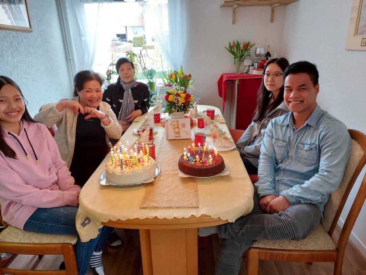 Vietnamese Expats Support Those In Needs, Spreading Year-end Positivity Vietnamese Expats Support Those In Needs, Spreading Year-end Positivity