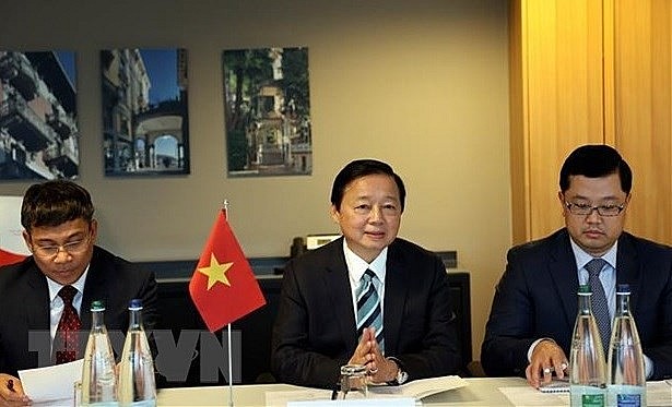 Deputy Prime Minister Tran Hong Ha (center). Photo: VNA Deputy Prime Minister Tran Hong Ha (center). Photo: VNA