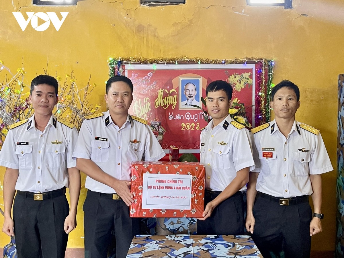 Người lính trên đảo Bình Ba: Đảm bảo an toàn từ hướng biển cho đất liền đón Xuân Người lính trên đảo Bình Ba: Đảm bảo an toàn từ hướng biển cho đất liền đón Xuân