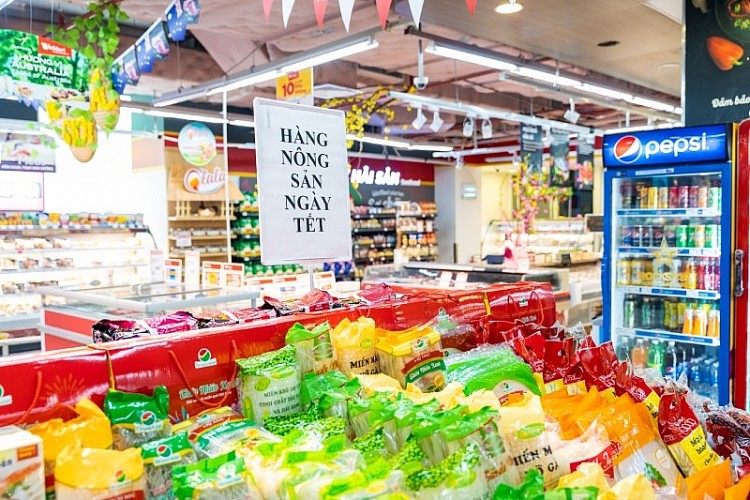 Hàng hoá Tết ngập tràn trong siêu thị Winmart Hàng hoá Tết ngập tràn trong siêu thị Winmart