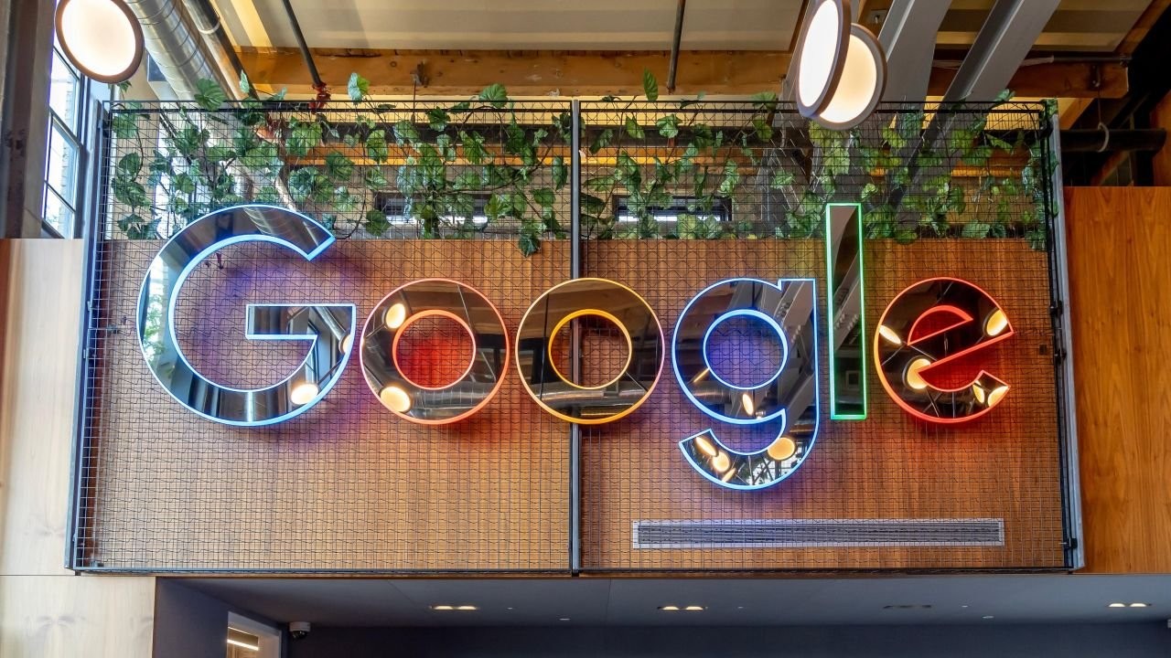 12.000 vị trris công việc ở Google vừa bị cắt giảm - Ảnh: JHVEPhoto/Shutterstock 12.000 vị trris công việc ở Google vừa bị cắt giảm - Ảnh: JHVEPhoto/Shutterstock