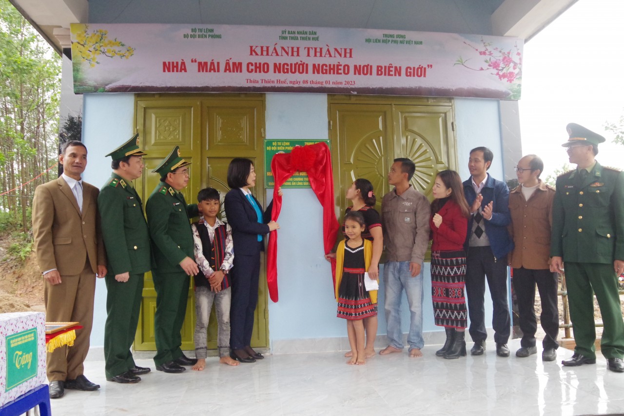 Xuân đã về trên biên cương: Để đồng bào có cái Tết ấm lo Xuân đã về trên biên cương: Để đồng bào có cái Tết ấm lo