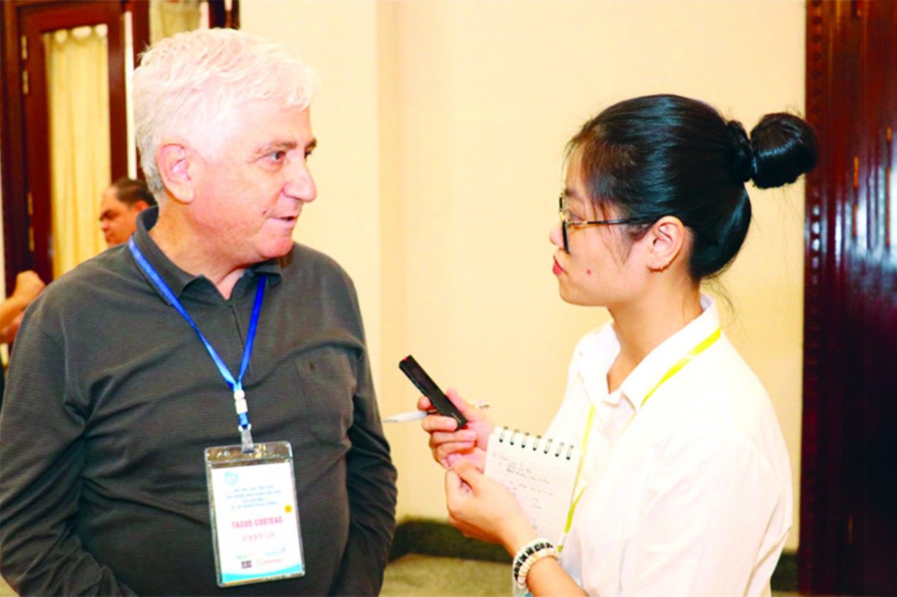 Trong ánh mắt bạn bè quốc tế Trong ánh mắt bạn bè quốc tế
