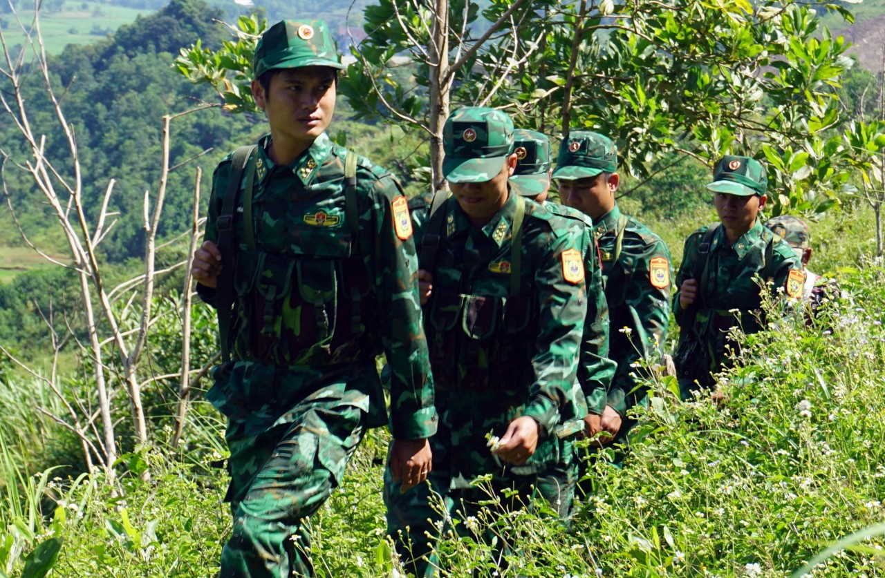 Vượt đồi núi cao, các chiến sĩ chắc tay súng bảo vệ bình yên nơi Chuyến tuần tra đầu năm mới của những người lính giữ bình yên biên cương Tổ quốc