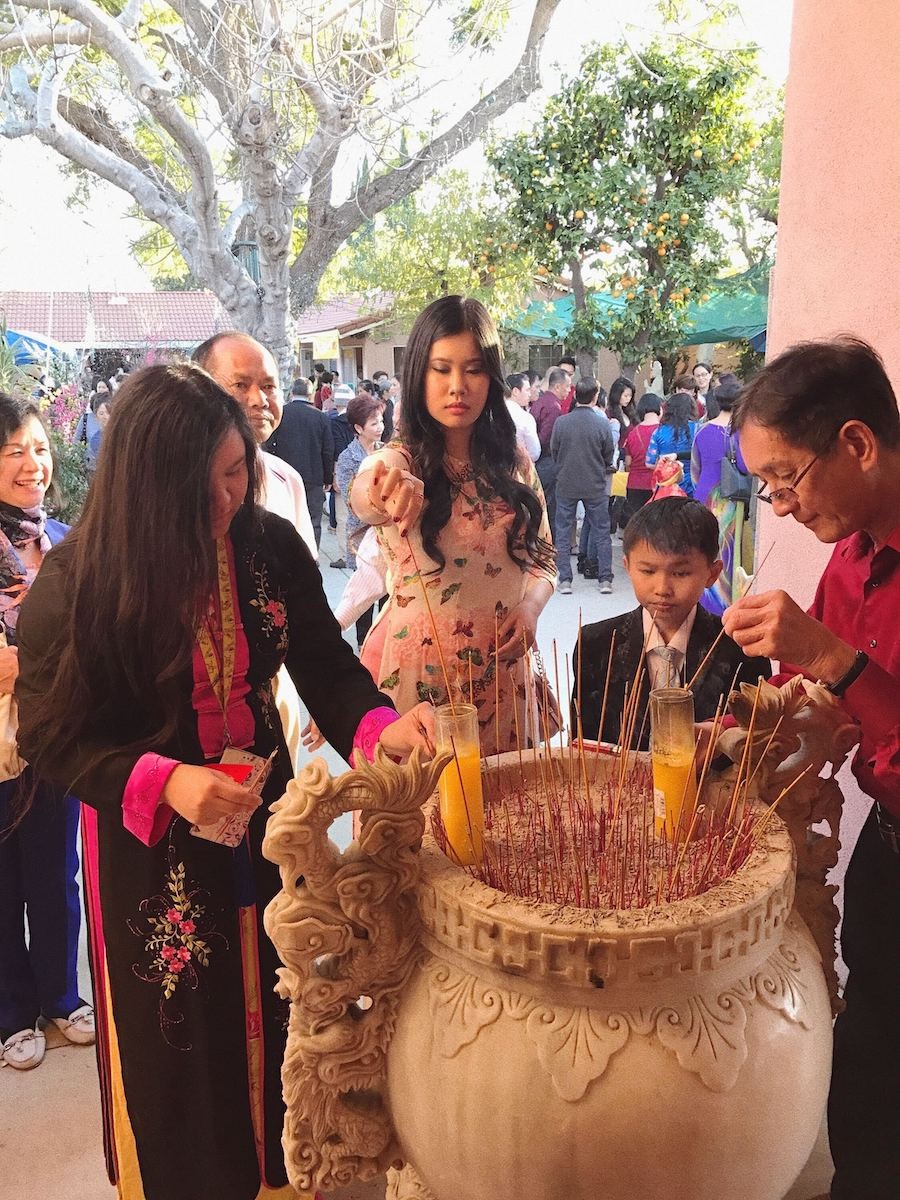 Tết giúp tôi kết nối với truyền thống văn hóa tốt đẹp của dân tộc Tết giúp tôi kết nối với truyền thống văn hóa tốt đẹp của dân tộc