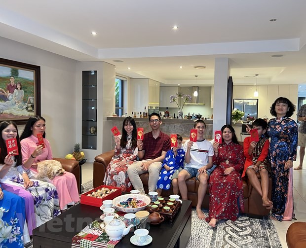 “Giữ lửa” Tết cổ truyền Việt Nam trong các gia đình tại Australia | Người Việt bốn phương | Vietnam+ (VietnamPlus) “Giữ lửa” Tết cổ truyền Việt Nam trong các gia đình tại Australia | Người Việt bốn phương | Vietnam+ (VietnamPlus)