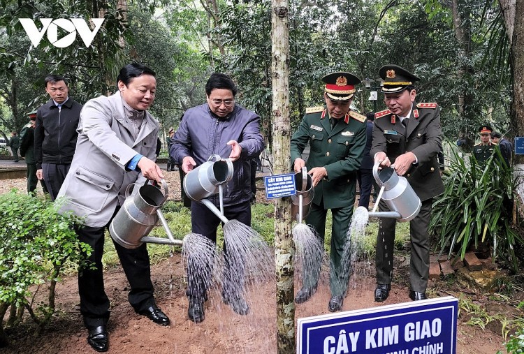Thủ tướng kêu gọi Nhân dân hăng hái tham gia trồng cây ngay từ những ngày đầu xuân Thủ tướng kêu gọi Nhân dân hăng hái tham gia trồng cây ngay từ những ngày đầu xuân