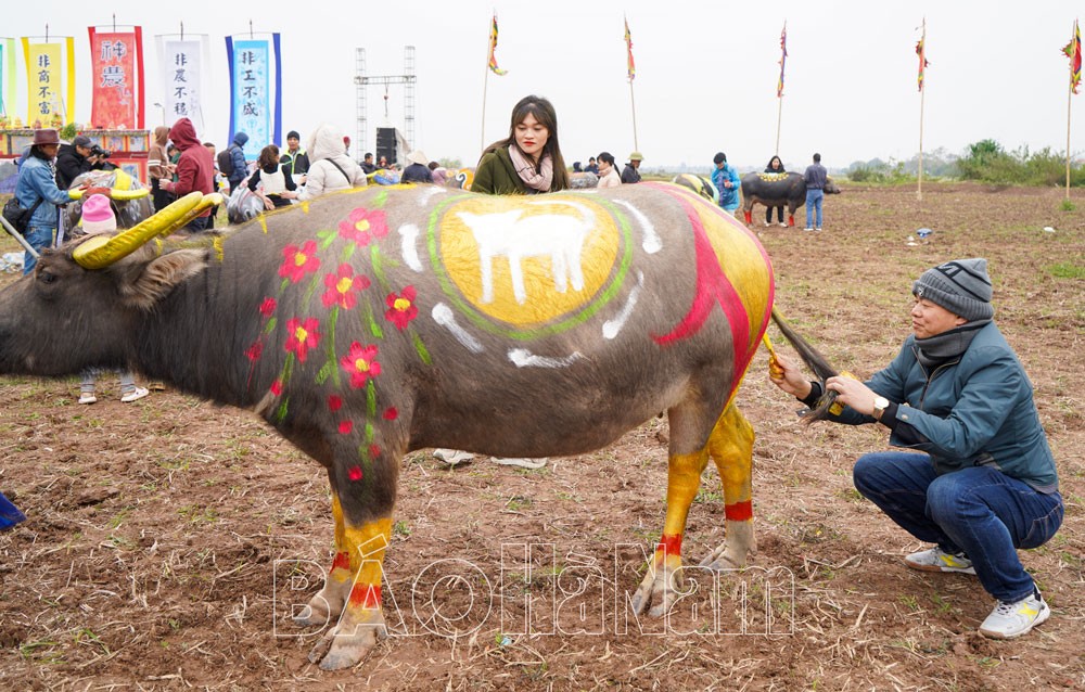 Độc đáo hội thi vẽ trang trí trâu Lễ hội Tịch điền Đọi Sơn 2023 Độc đáo hội thi vẽ trang trí trâu Lễ hội Tịch điền Đọi Sơn 2023