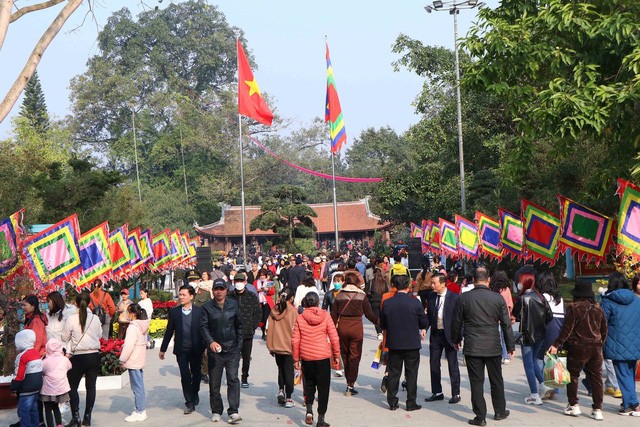 Thành kính tri ân công đức Tổ Mẫu Âu Cơ Thành kính tri ân công đức Tổ Mẫu Âu Cơ