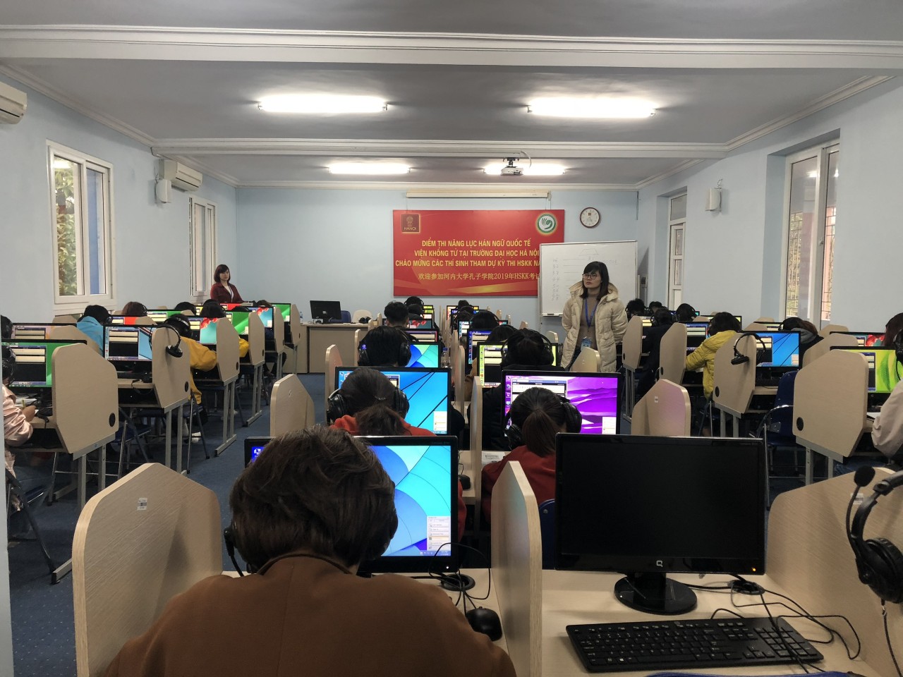 Năm 2023: Viện Khổng Tử (Đại học Hà Nội) tổ chức thi cấp chứng chỉ tiếng Trung HSK trở lại Năm 2023: Viện Khổng Tử (Đại học Hà Nội) tổ chức thi cấp chứng chỉ tiếng Trung HSK trở lại