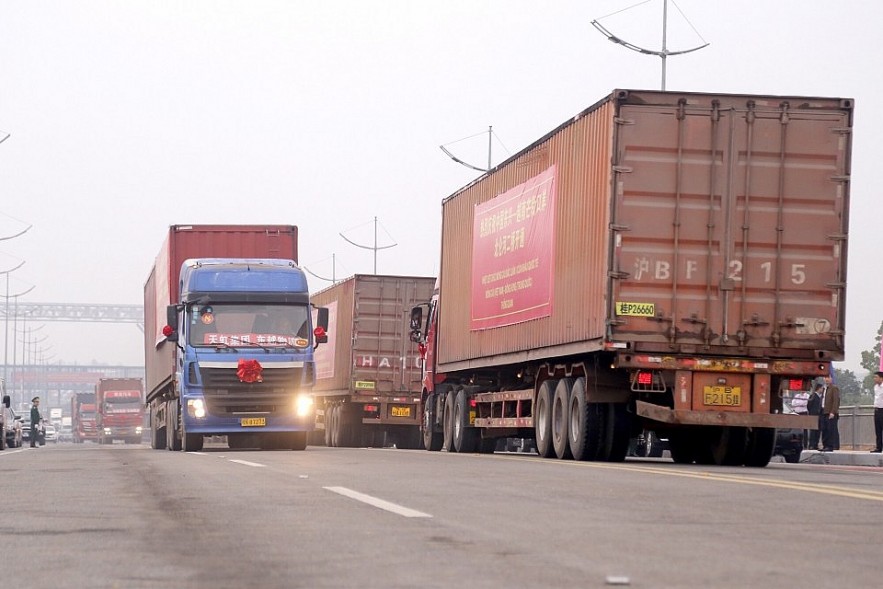 Export and import via Bac Luan 2 Bridge and pontoon bridge Km3+4 Hai Yen of the Mong Cai International Border Gate in northern Quang Ninh province resumed on January 28. Export and import via Bac Luan 2 Bridge and pontoon bridge Km3+4 Hai Yen of the Mong Cai International Border Gate in northern Quang Ninh province resumed on January 28.