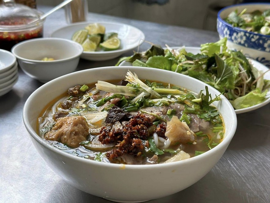 5 Must-Try Hue Delicacies Five Must-Try Hue Delicacies