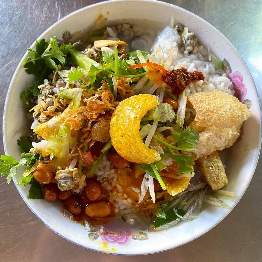 5 Must-Try Hue Delicacies Five Must-Try Hue Delicacies