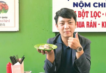 Foreigners “Falling In Love” With Hanoi