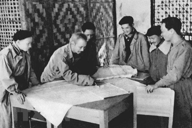 93 năm thành lập Đảng: Mối quan hệ gắn bó “máu thịt” giữa Đảng và dân | Chính trị | Vietnam+ (VietnamPlus) 93 năm thành lập Đảng: Mối quan hệ gắn bó “máu thịt” giữa Đảng và dân | Chính trị | Vietnam+ (VietnamPlus)
