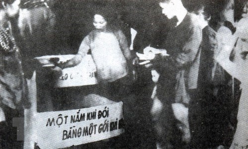 93 năm thành lập Đảng: Mối quan hệ gắn bó “máu thịt” giữa Đảng và dân | Chính trị | Vietnam+ (VietnamPlus) 93 năm thành lập Đảng: Mối quan hệ gắn bó “máu thịt” giữa Đảng và dân | Chính trị | Vietnam+ (VietnamPlus)