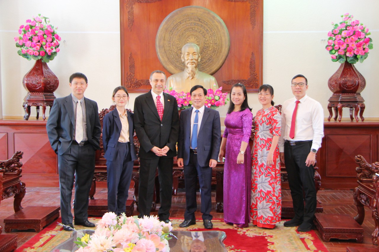 Cần Thơ mong muốn thúc đẩy kết nối cung cầu với các đối tác Canada Cần Thơ mong muốn thúc đẩy kết nối cung cầu với các đối tác Canada