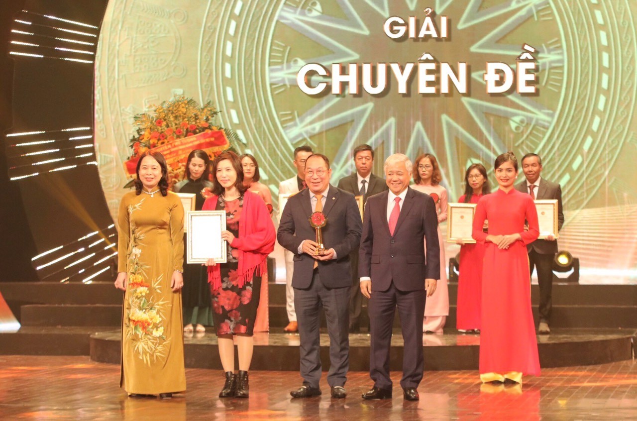 Tạp chí Thời Đại đã tạo diễn đàn hữu ích để kiều bào hiến kế xây dựng quê hương