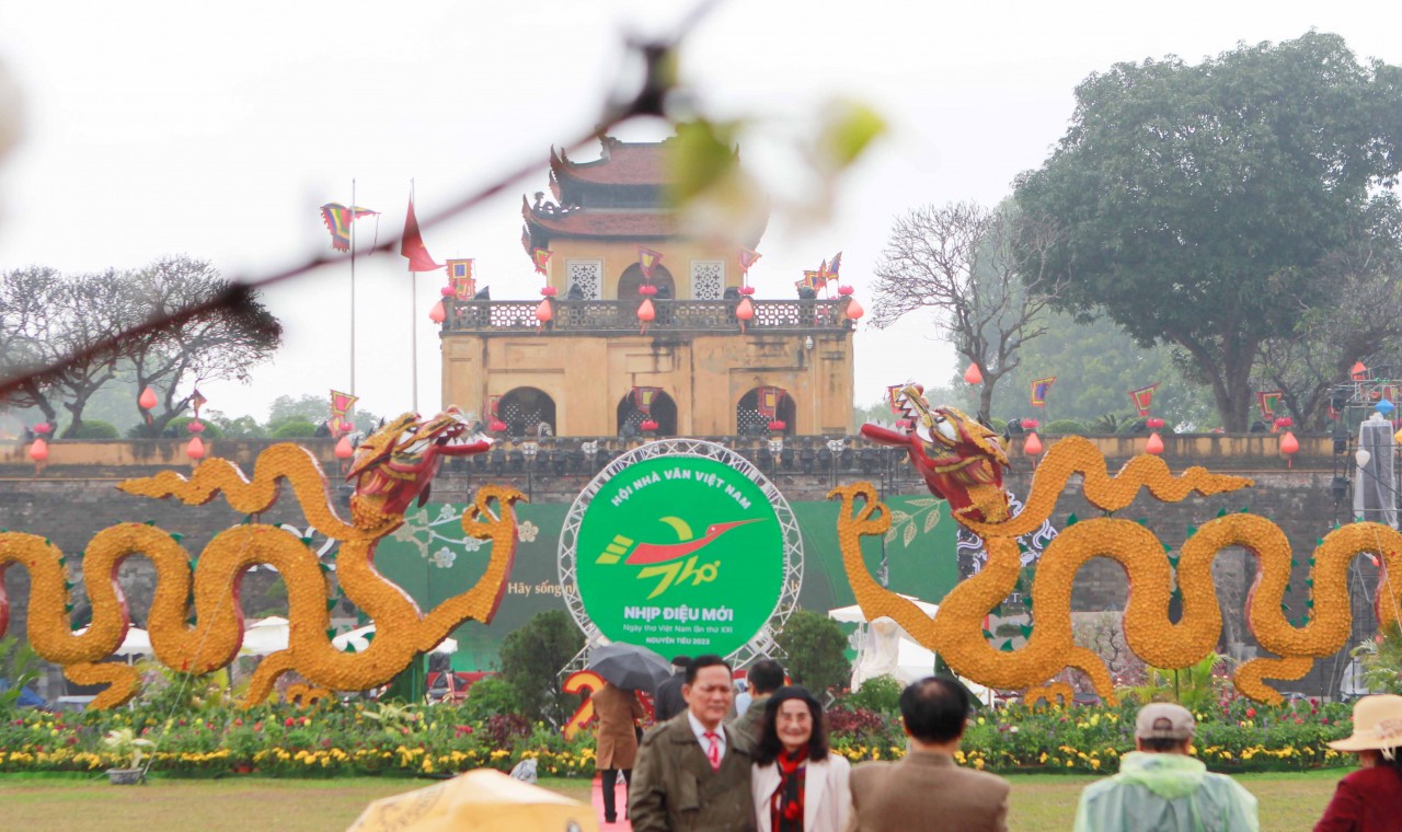 Đội mưa đến với Ngày thơ quy mô nhất từ trước tới nay Đội mưa đến với Ngày thơ quy mô nhất từ trước tới nay