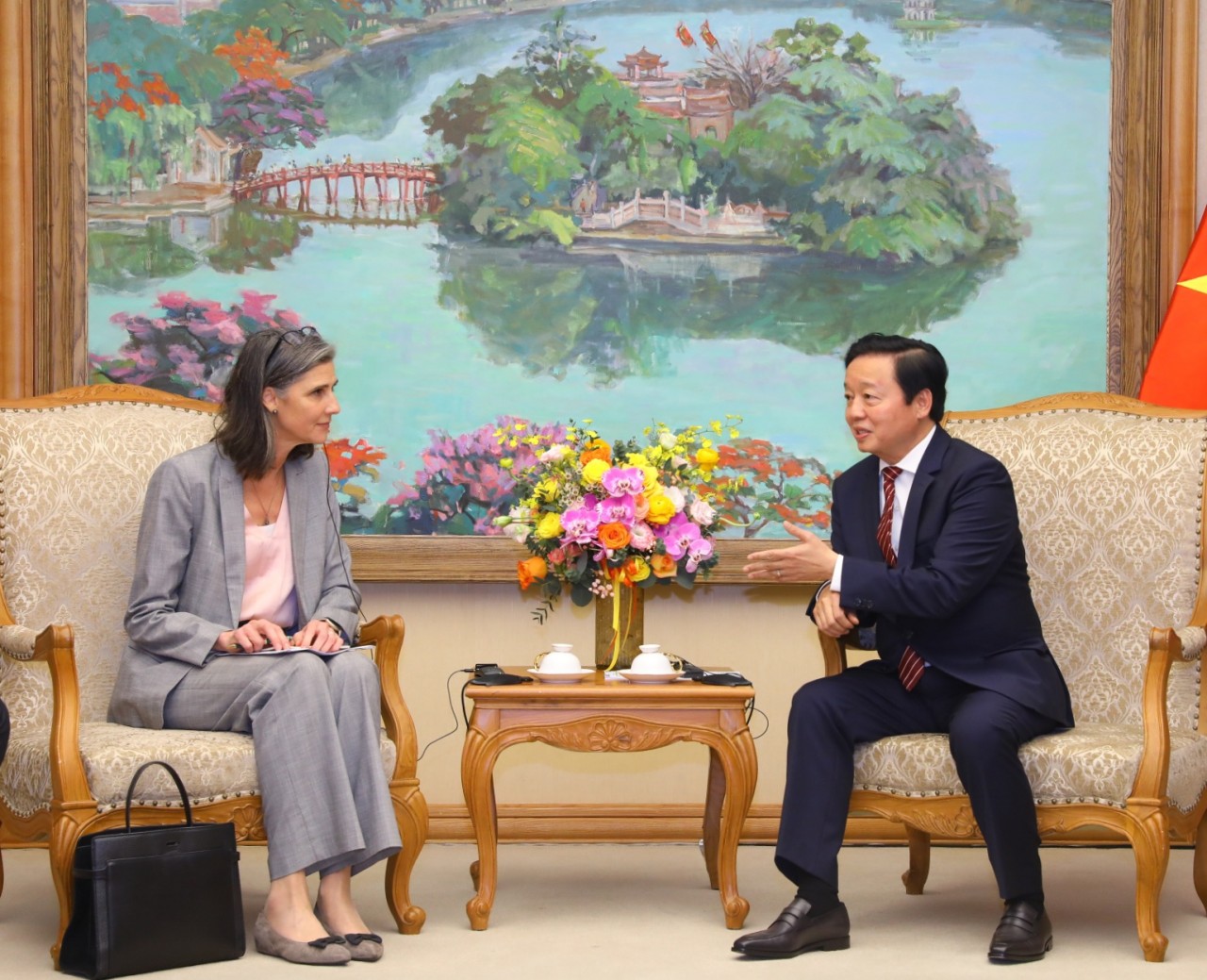 Phó Thủ tướng Trần Hồng Hà tiếp Trưởng đại diện UNDP, Giám đốc USAID tại Việt Nam Phó Thủ tướng Trần Hồng Hà tiếp Trưởng đại diện UNDP, Giám đốc USAID tại Việt Nam