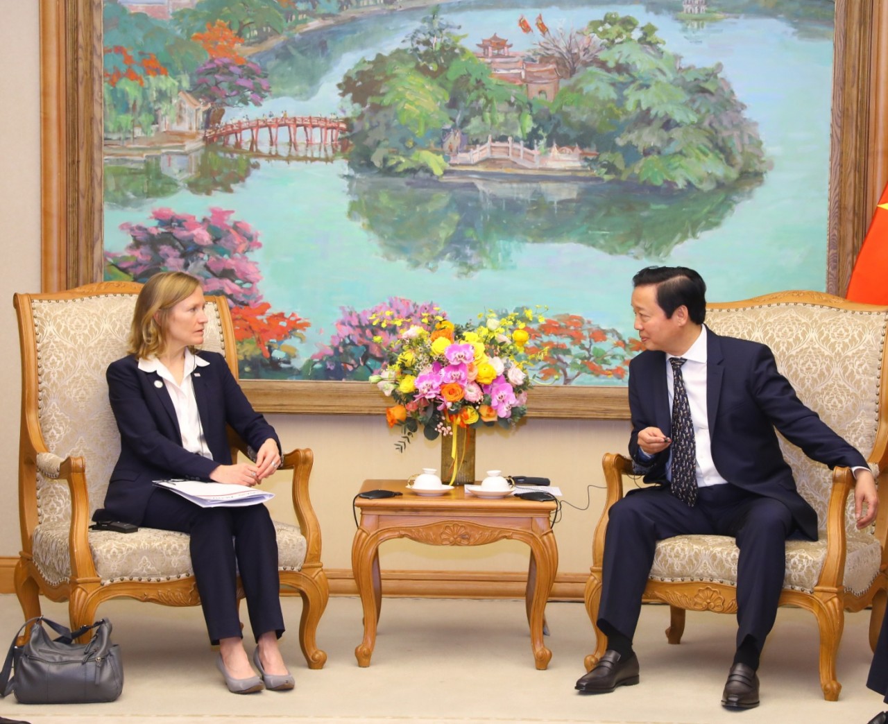 Phó Thủ tướng Trần Hồng Hà tiếp Trưởng đại diện UNDP, Giám đốc USAID tại Việt Nam Phó Thủ tướng Trần Hồng Hà tiếp Trưởng đại diện UNDP, Giám đốc USAID tại Việt Nam