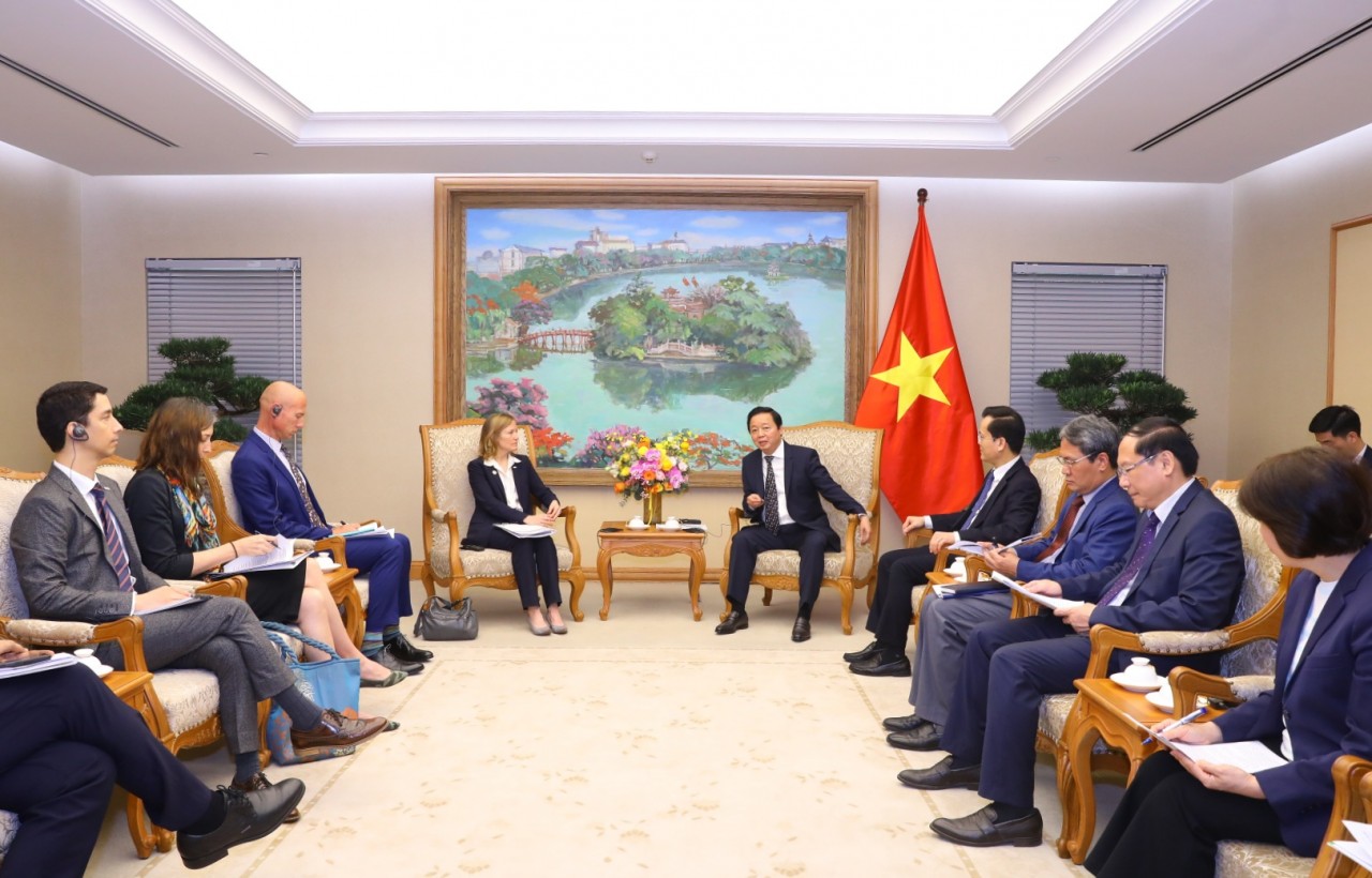 Phó Thủ tướng Trần Hồng Hà tiếp Trưởng đại diện UNDP, Giám đốc USAID tại Việt Nam Phó Thủ tướng Trần Hồng Hà tiếp Trưởng đại diện UNDP, Giám đốc USAID tại Việt Nam