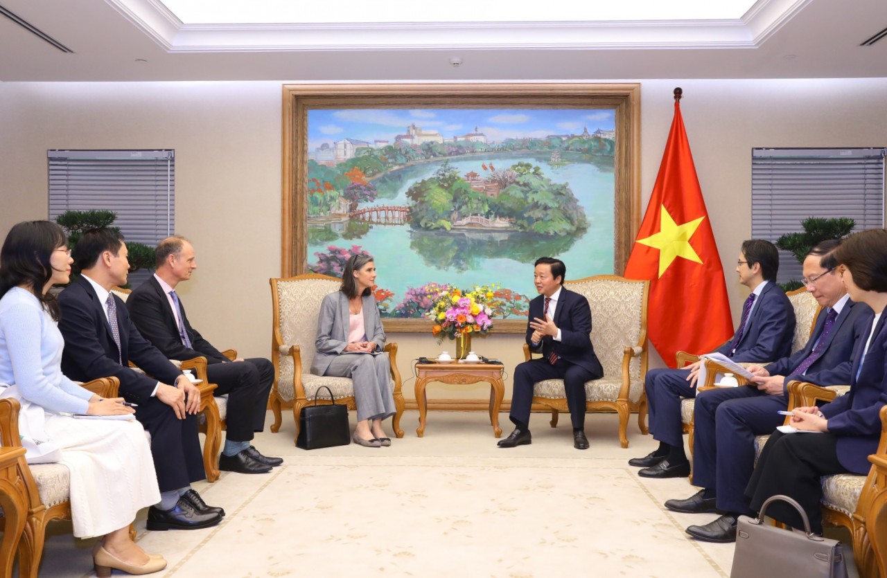 Phó Thủ tướng Trần Hồng Hà tiếp Trưởng đại diện UNDP, Giám đốc USAID tại Việt Nam Phó Thủ tướng Trần Hồng Hà tiếp Trưởng đại diện UNDP, Giám đốc USAID tại Việt Nam