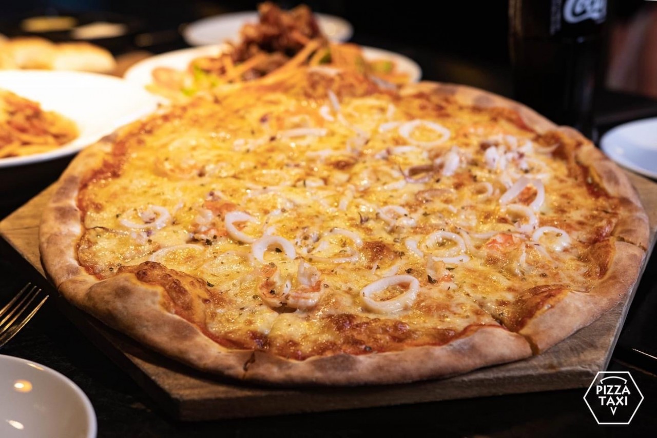 Photo: Pizza Taxi/Facebook Photo: Pizza Taxi/Facebook