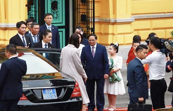 Người dạy tiếng Việt cho nhiều phu nhân nguyên thủ Người dạy tiếng Việt cho nhiều phu nhân nguyên thủ