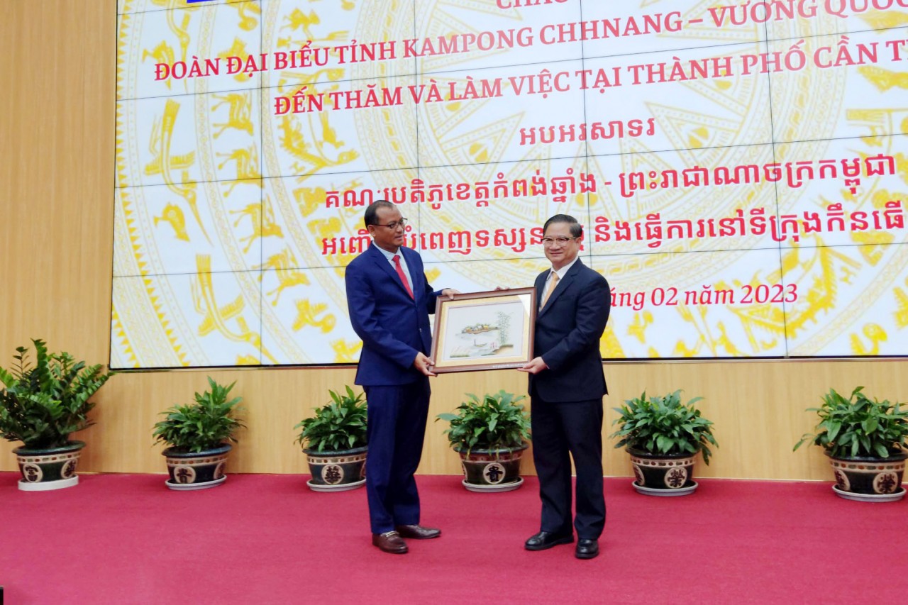 Cần Thơ tiếp tục quan tâm thúc đẩy hợp tác với tỉnh Kompong Chhnang, Campuchia Cần Thơ tiếp tục quan tâm thúc đẩy hợp tác với tỉnh Kompong Chhnang, Campuchia