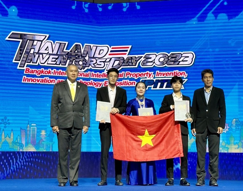 Đoàn học sinh Việt Nam đạt thành tích cao tại Cuộc thi Quốc tế về Sở hữu Trí tuệ, Sáng chế, Đổi mới và Công nghệ