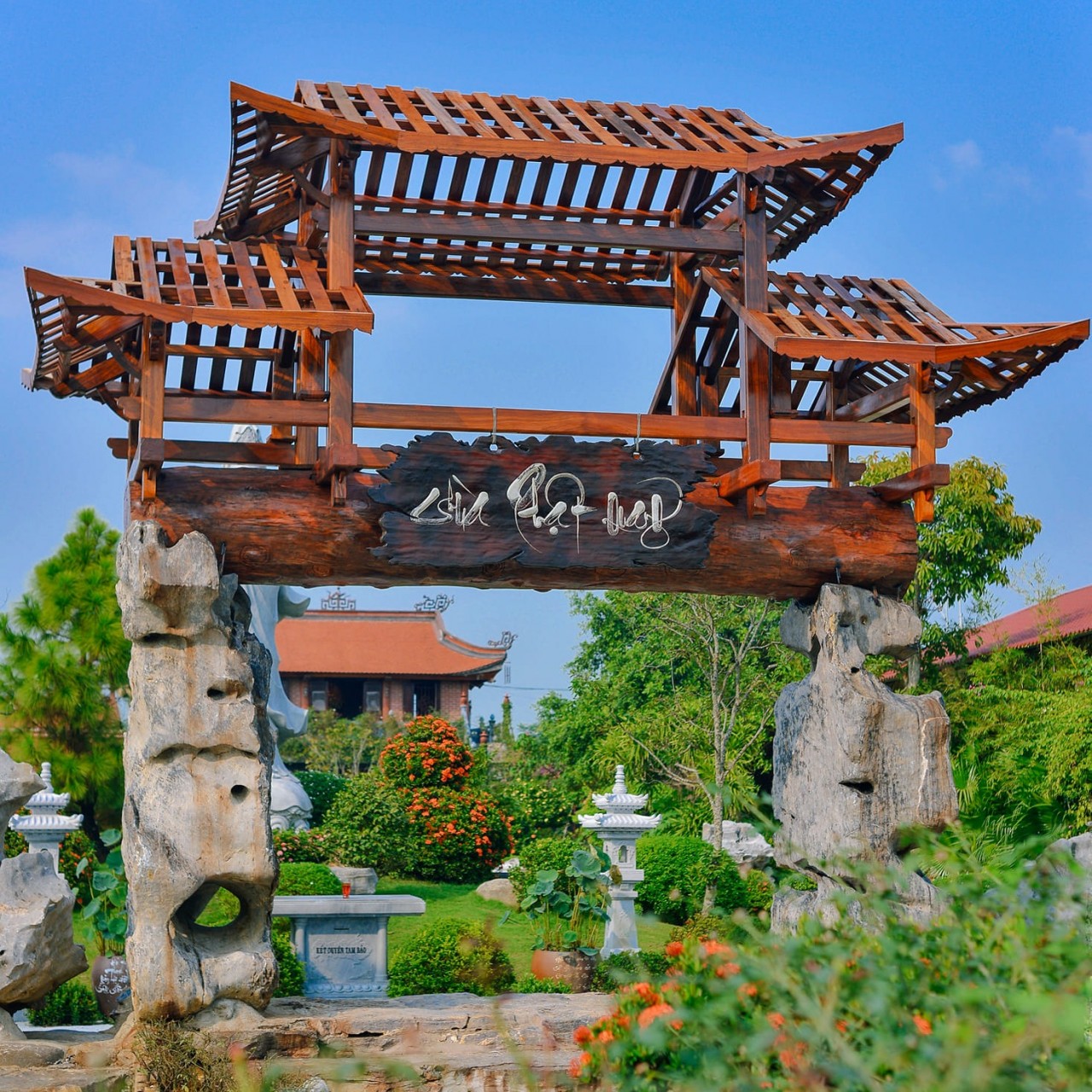 Địa Tạng Phi Lai Tự : Vẻ đẹp thu hút khách du lịch Địa Tạng Phi Lai Tự : Vẻ đẹp thu hút khách du lịch