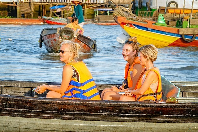 Cai Rang Floating Market 'Floats' Again Cai Rang Floating Market 'Floats' Again